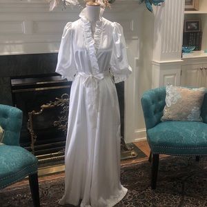 Beautiful Vintage a Barad & Co Robe